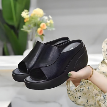 Xanthe – Orthopaedic Sandals
