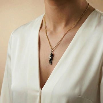 Hug - Necklace