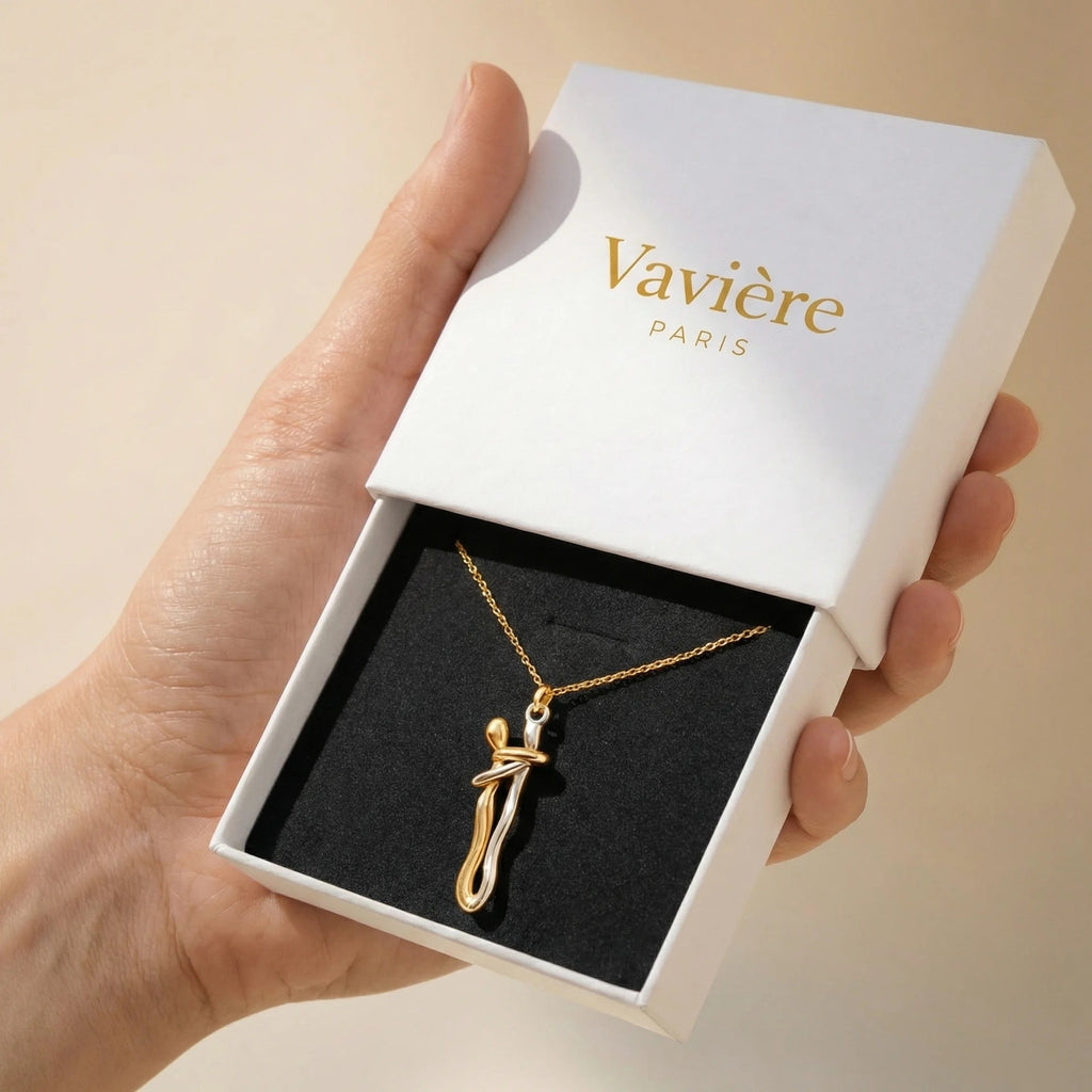 Hug - Necklace
