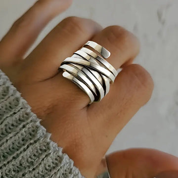 Delila | Elegant Silver Ring