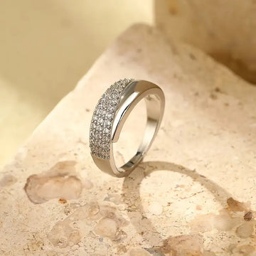 Elegant Ring with Sparkling Stones