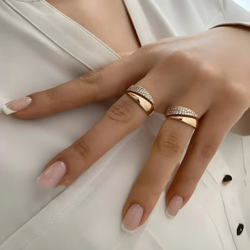 Elegant Ring with Sparkling Stones