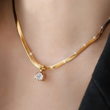 Manon | Elegant Gold Pendant Necklace
