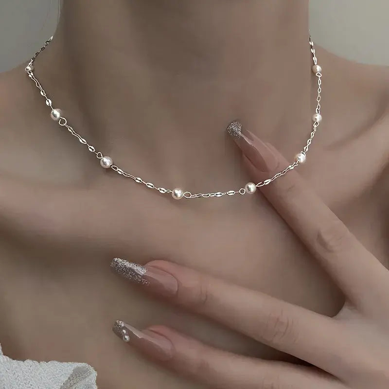 Oliva | Elegant Pearl Necklace