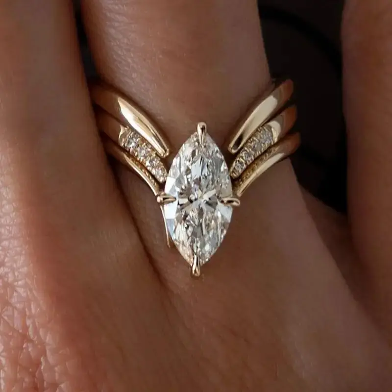 Negan | Elegant Gold Crown Ring